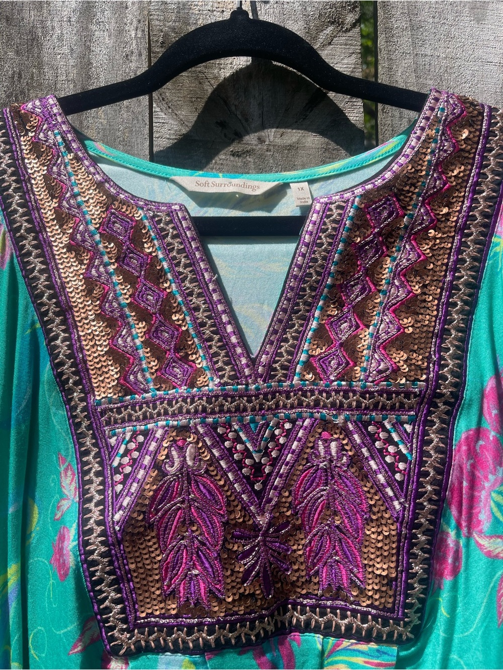 Soft Surroundings Sequined Turquoise Floral Embroidered V-Neck Blouse Sz 1X - Picture 2 of 13